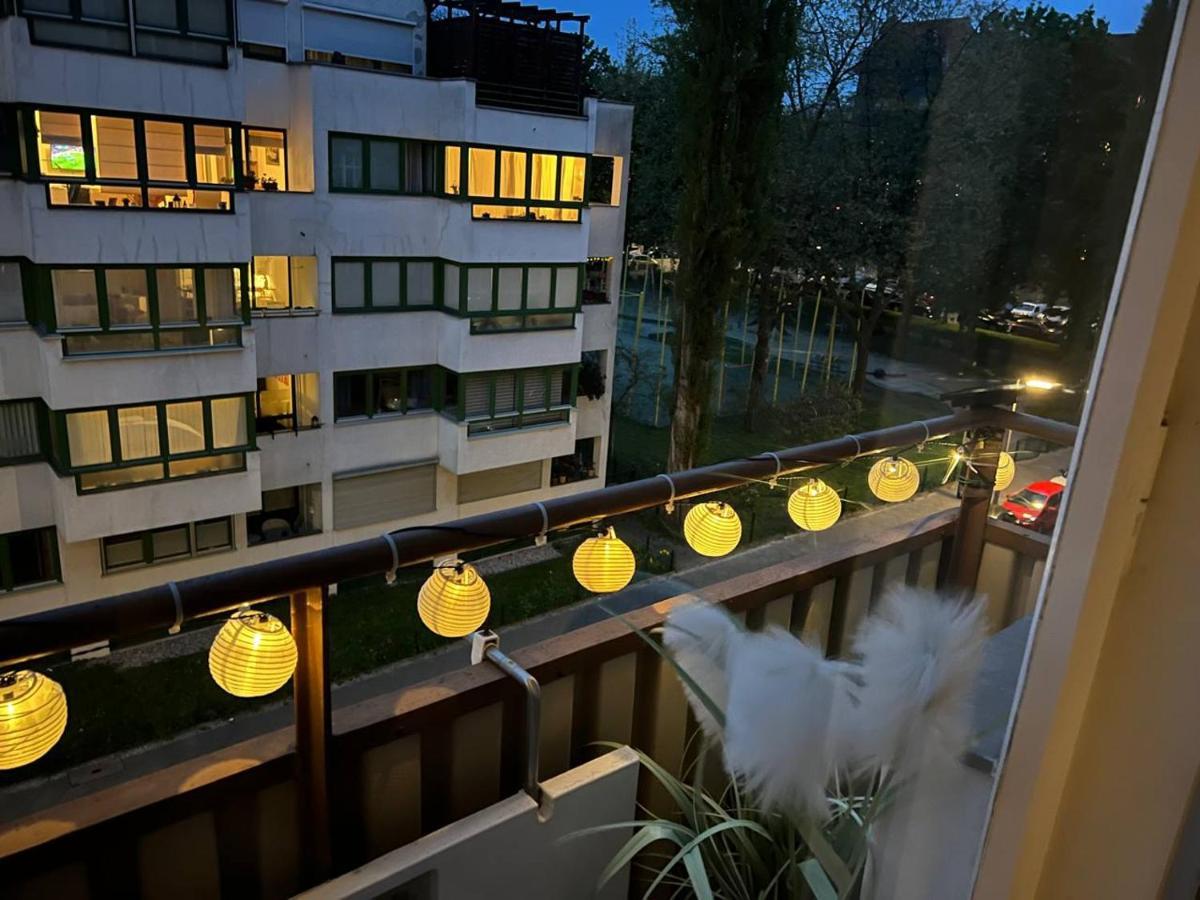 Apartamento Cozy Modern With Small Balcony In The Heart Of Berlim