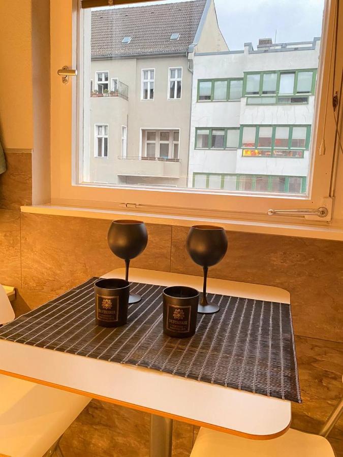 Cozy Modern With Small Balcony In The Heart Of Apartamento