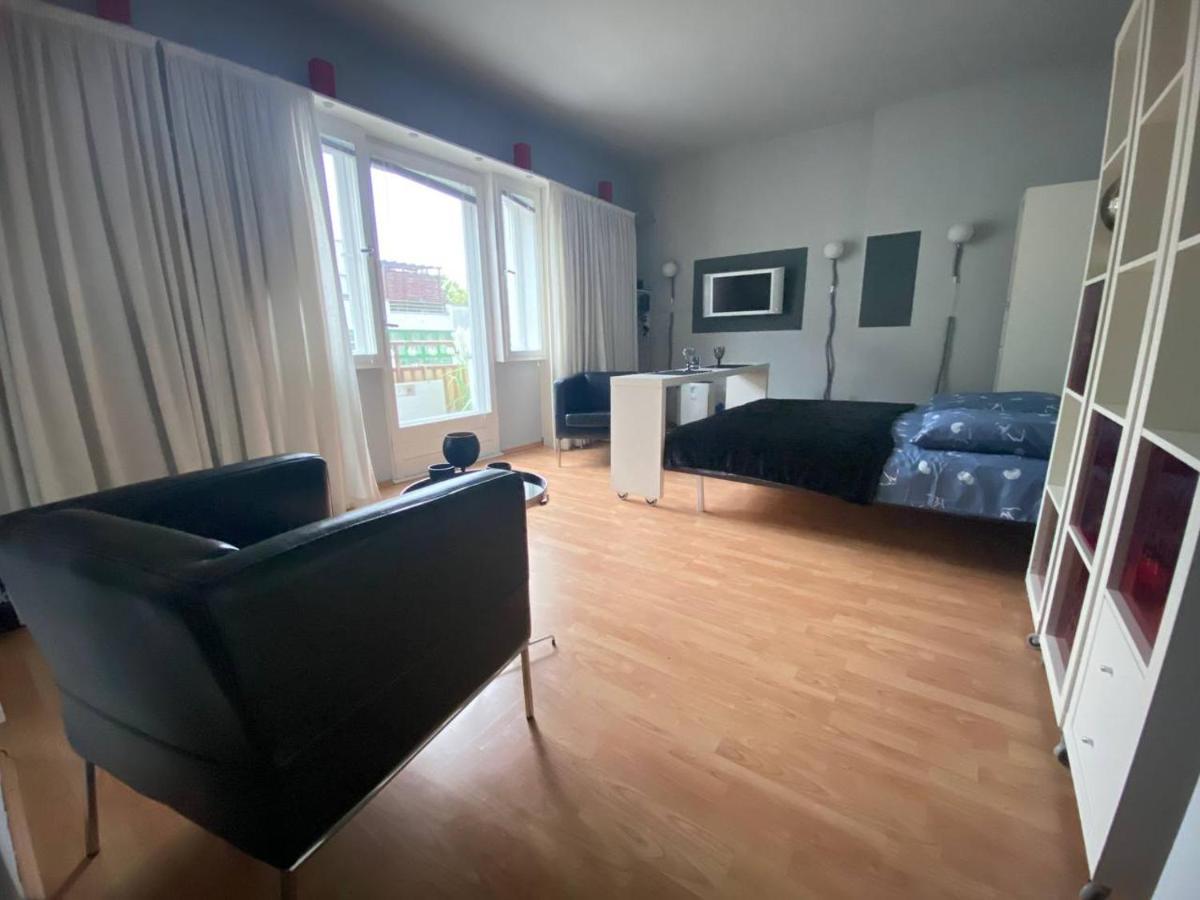 Cozy Modern With Small Balcony In The Heart Of Berlim